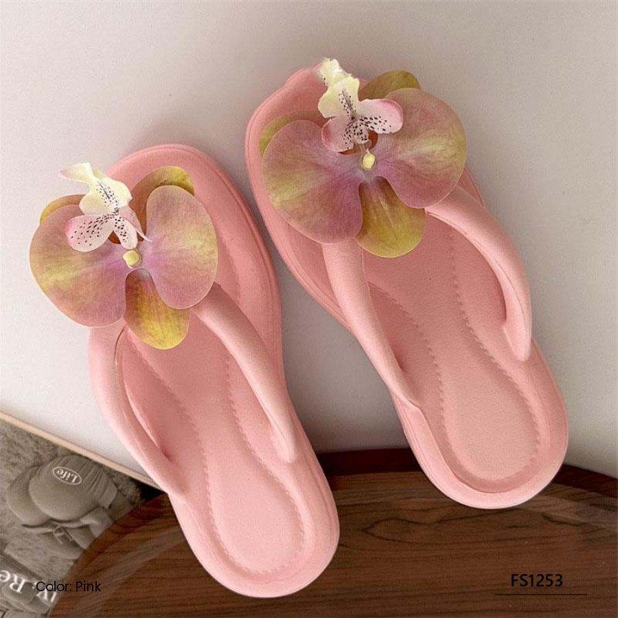 Feather Retreat Women’s Slippers